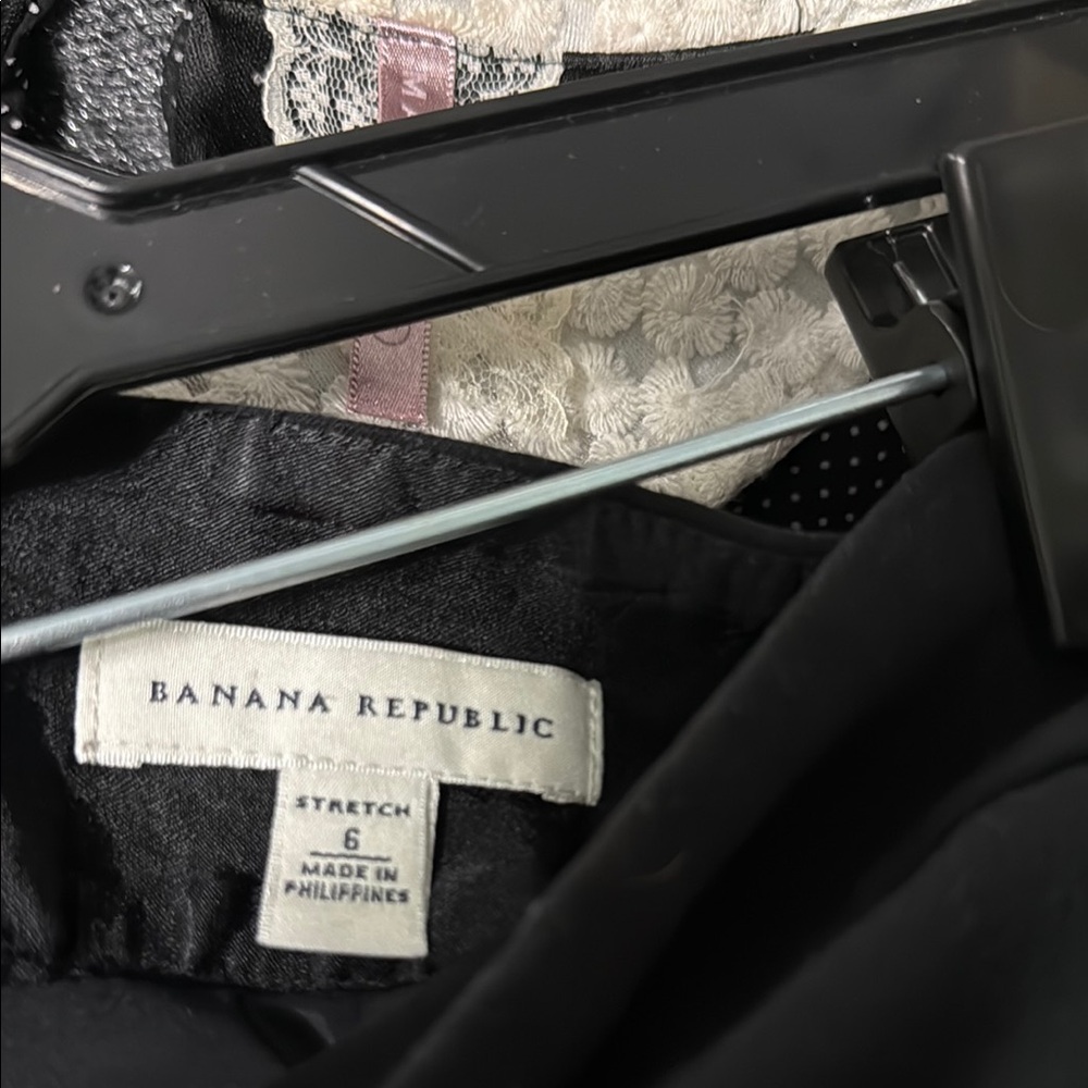 Banana Republic Black A-Line Knee-Length Skirt - Picture 2 of 4